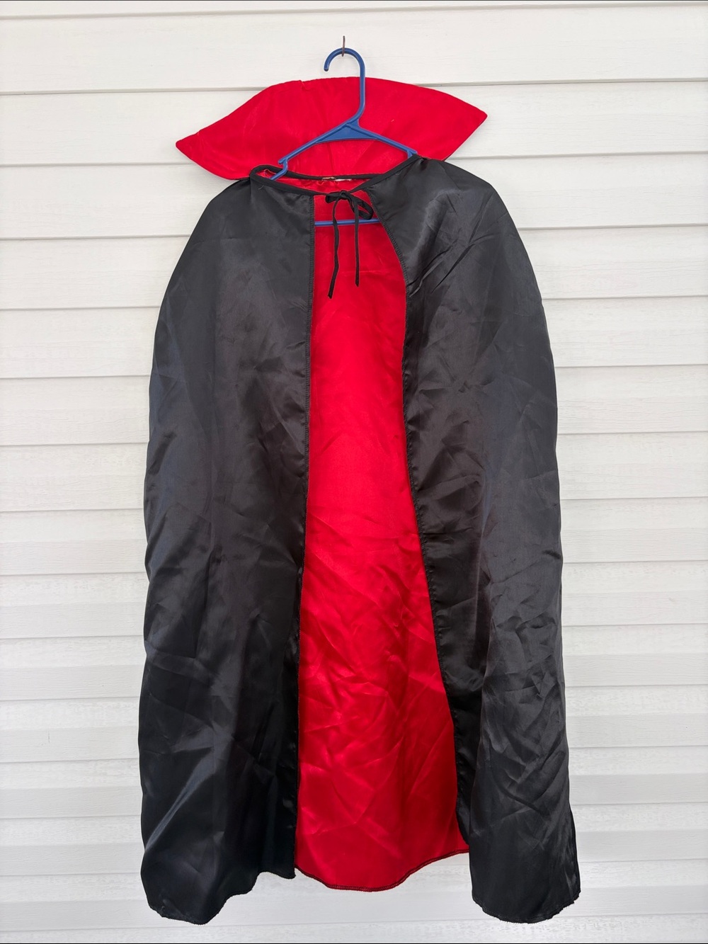 Adult Black and Red Vampire Cape - Spirit Halloween 43" Long Halloween Costume